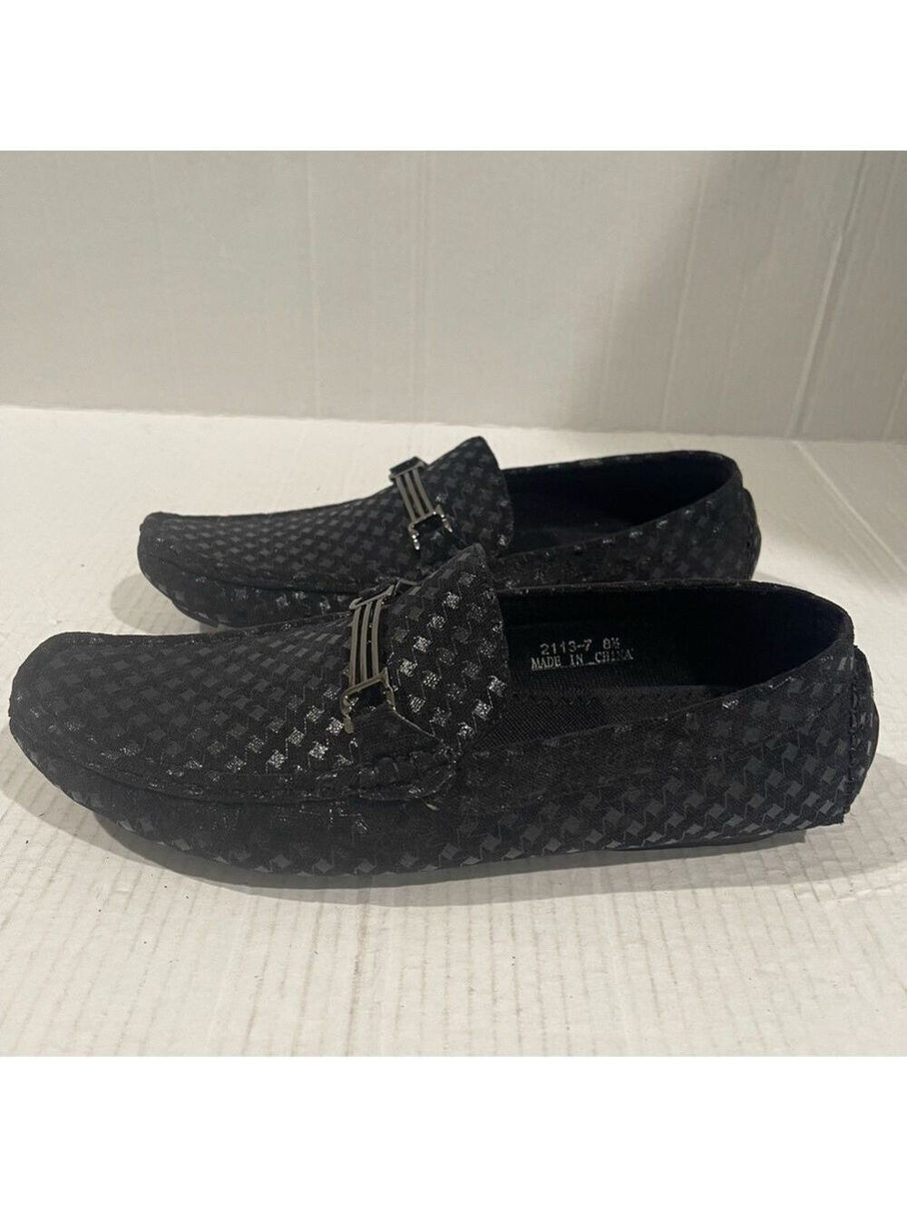 Men’s Chuxx Checkered Black Velvet Loafers Size 8.5 US! - Picture 3 of 6